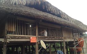 Thon Tha Tay Stilt House Hotel